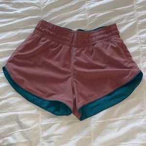 Lululemon choose a side shorts